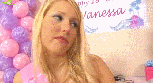 Gifs Pricesita Vanessa Cage