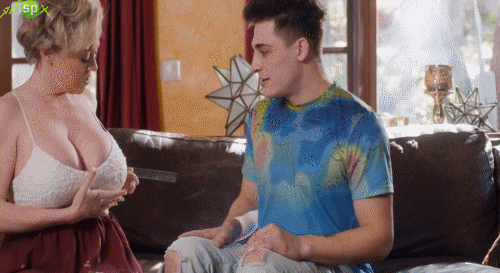 La profe de matemáticas te da clases practicas